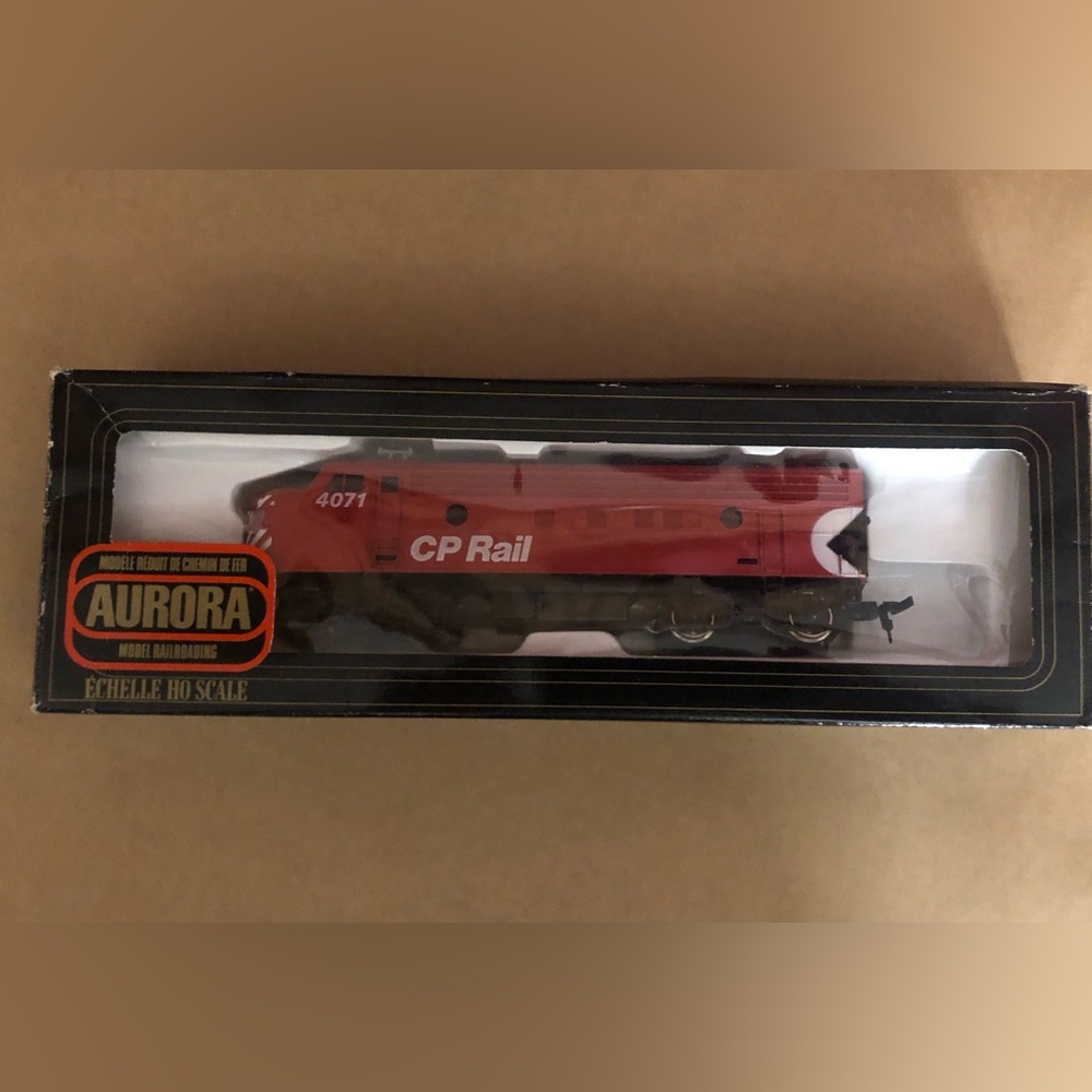 Pemco (Aurora Boxed) #3300-012F-9 CP Rail Diesel Loco CP 4071 HO Scale